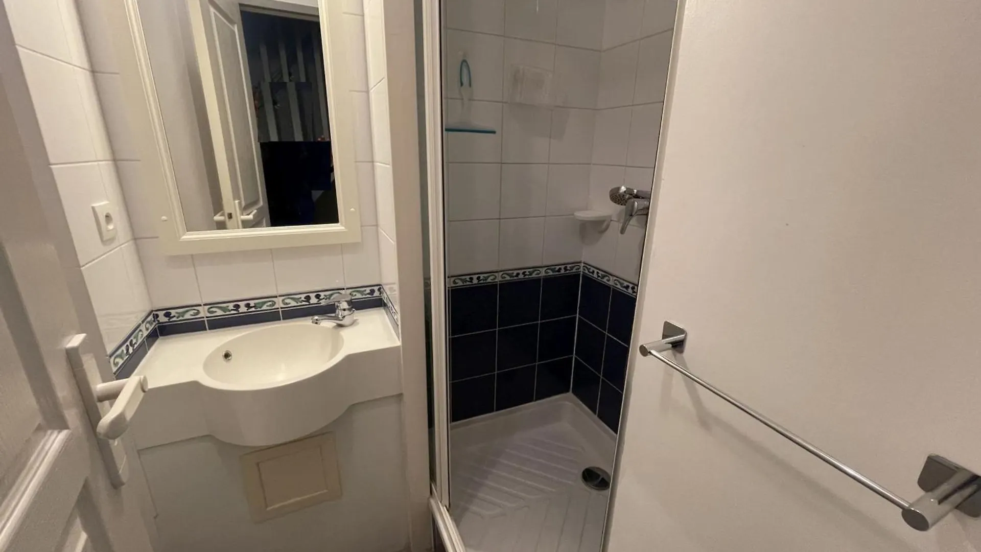 Apartment Appartement 4 Pers. Pres De La Plage Avec Piscine Et Parking A Arzon - Fr-1-775-12 France